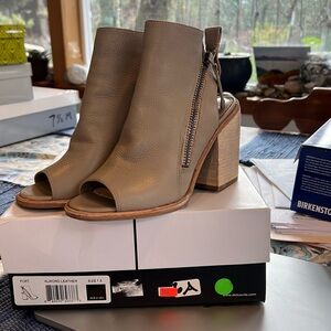 New in box Dolce Vita open toe boots size 7.5